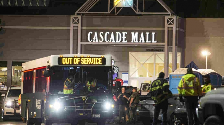 Police hunt gunman after five got killed at a mall in Washington state