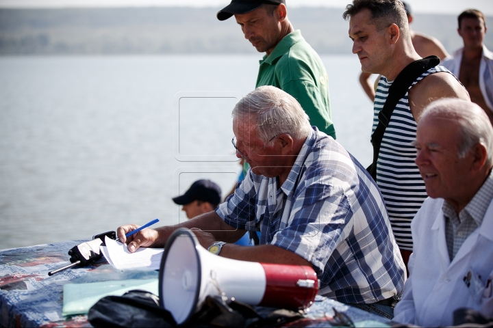 Championship of rescuers, organized near lake Ghidighici