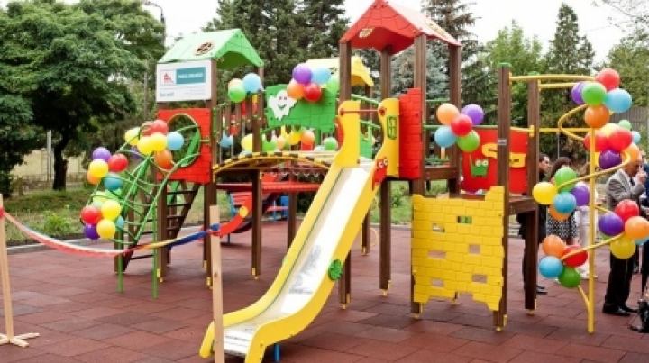 Edelweiss makes childhood more beautiful! New playground set up in Rezina town