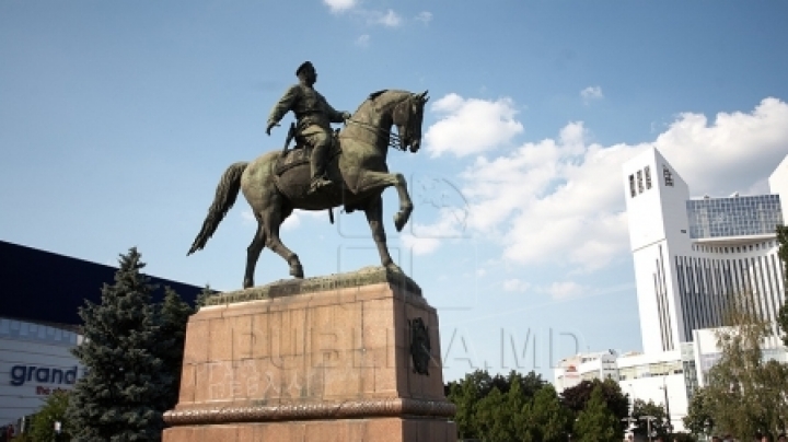 Ukrainian authorities decide to bury remains of Moldova-born Soviet 'hero' in Odesa