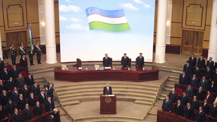 Uzbeks brace for presidential elections. Date set for December