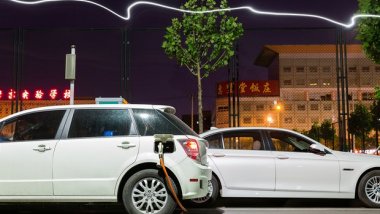 Electric cars set to pass 2m landmark globally by end of 2016