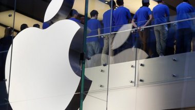 Apple denies Brisbane staff were fired for stealing photographs from customers' phones
