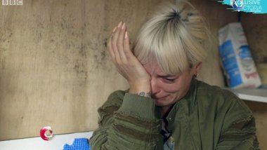 Lily Allen apologises 'on behalf of country' after breaking down in tears during visit to Jungle in Calais 