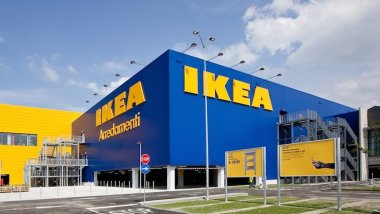 Ikea death: Reading contractor dies in 'workplace incident'