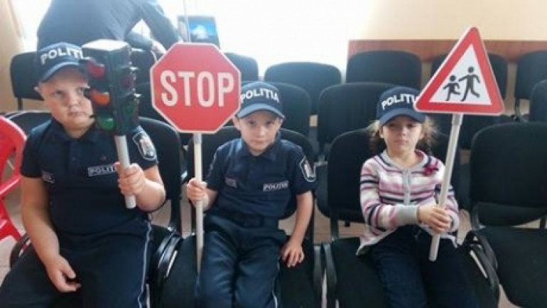 Junior guards of National Inspectorate Patrol visited children's center in Drochia district