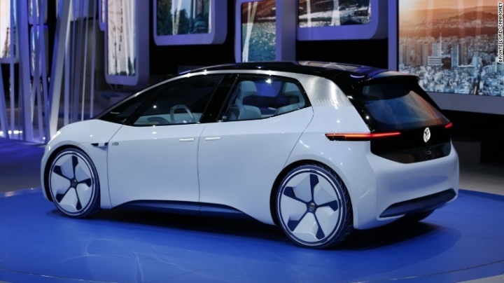 Volkswagen unveils better, cheaper electric car