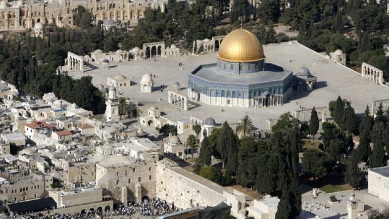 Israel suspends ties with UNESCO in dispute over Jerusalem holy site