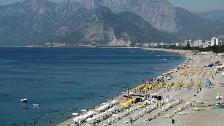 Turkey holiday resort Antalya hit by rockets - reports