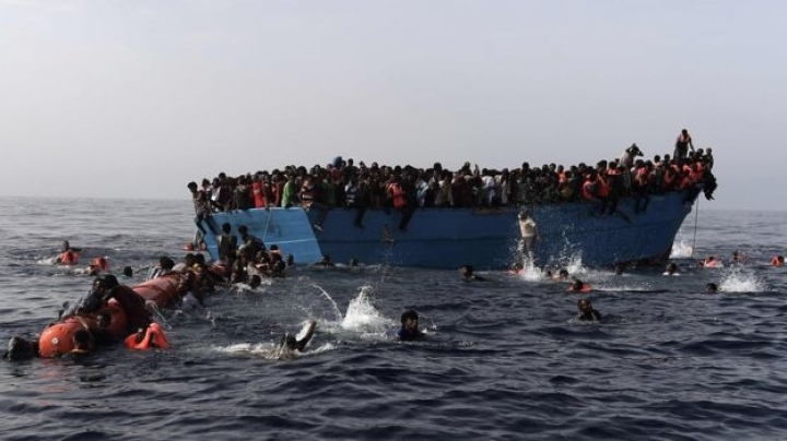 28 migrants die suffocated in an overloaded boat near Libya