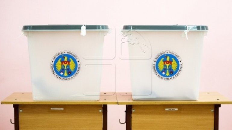 PRESIDENTIAL RUNOFF: Moldovan citizens living in Romania choose their president