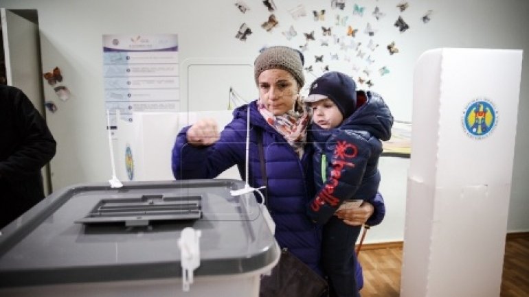 MOLDOVA'S PRESIDENTIAL ELECTIONS may be considered VALID. Over 1/3 voted