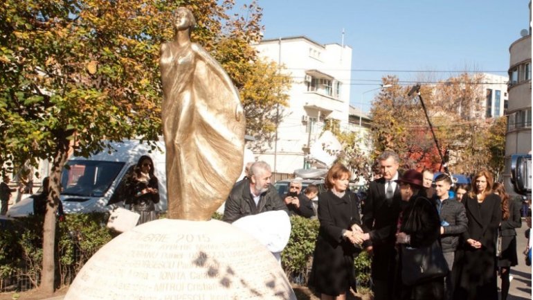 One year after the Colectiv club fire: Monument erected in Bucharest, silent march