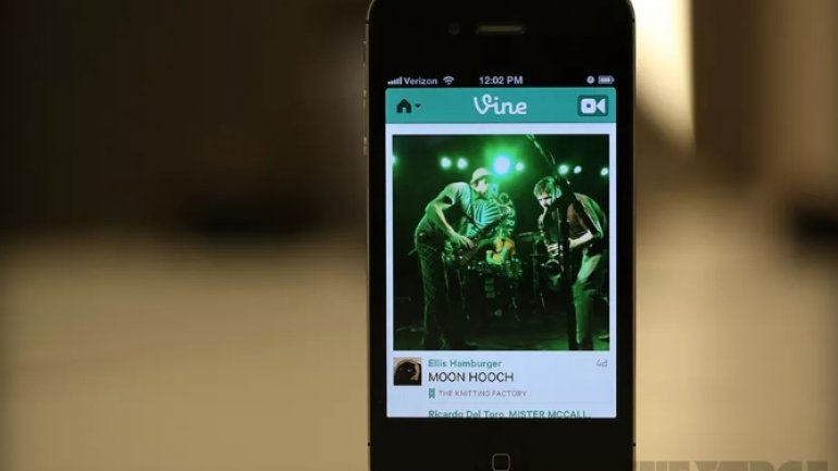 Vine's dead. Is Twitter next?