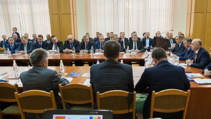 Moldovan, Belarusian premiers urge business people to boost cooperation