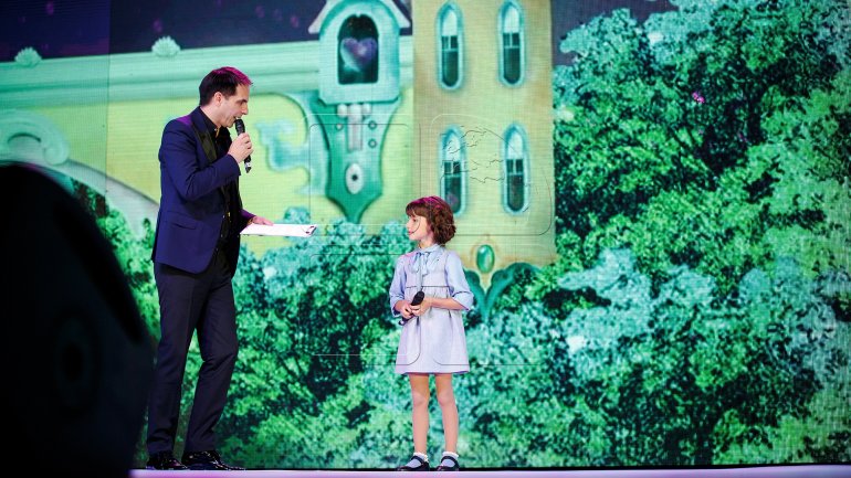 Edelweiss Gala full of pleasant surprises: Hancesti district family receives house as a gift
