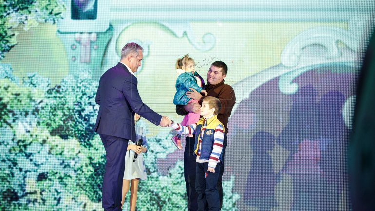 Edelweiss Gala full of pleasant surprises: Hancesti district family receives house as a gift