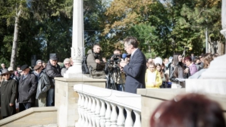 Soviet-era-architecture Waterfalls Stair and Rotonda INAUGURATED in Chisinau park (PHOTO)