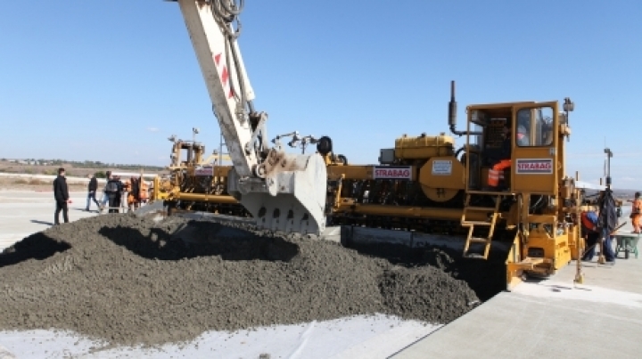 Reconstruction of Airport's landing runway is being finalized (Photos)