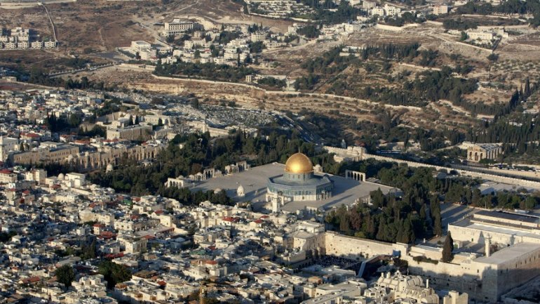 Unesco adopts controversial resolution on Jerusalem holy sites