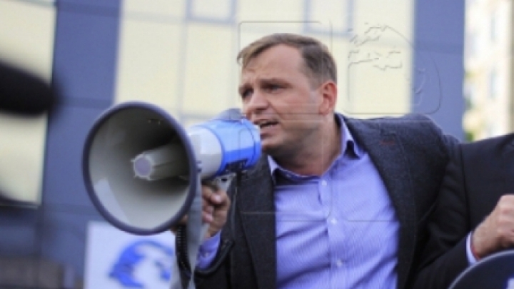 DA presidential candidate Nastase threatens Moldovan speaker Candu (PHOTO)