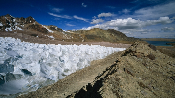 Andes glaciers lost approximately half of its ice in four decades as a result of global warming