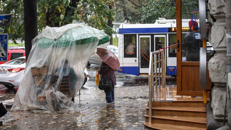 86 localities from Moldova without power because of heavy showers (PHOTO)