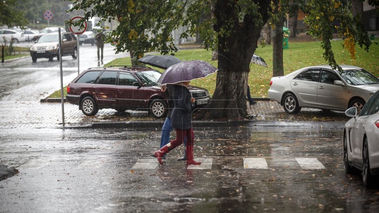 86 localities from Moldova without power because of heavy showers (PHOTO)