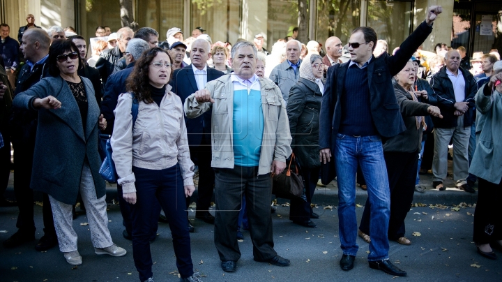 Didn't got tired at all. Nastase attended protest outside State Residence for five minutes