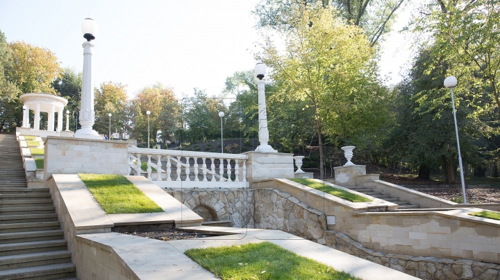 Waterfall Stairs at Valea Morilor on eve of its inauguration (Photos)