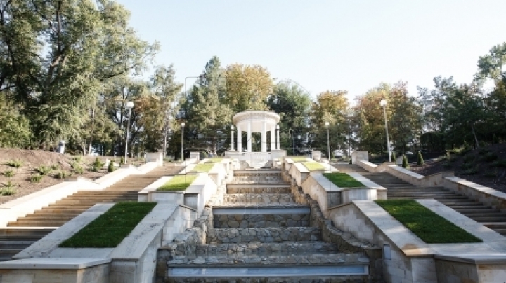 Waterfall Stairs at Valea Morilor on eve of its inauguration (Photos)