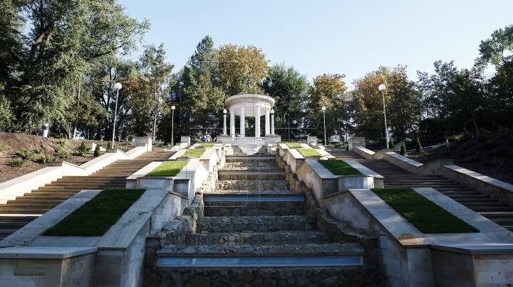 Waterfall Stairs at Valea Morilor on eve of its inauguration (Photos)