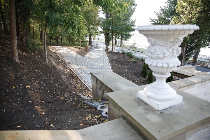 Waterfall Stairs at Valea Morilor on eve of its inauguration (Photos)