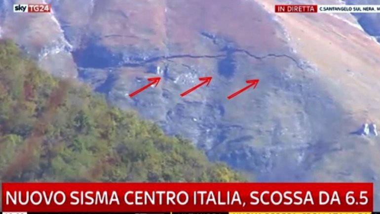 Italy's earthquake literally cracked a mountain