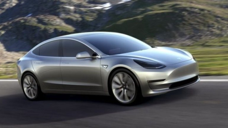 Tesla Motors announces it will make all new cars fully self-driving