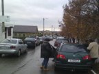 PRESIDENTIAL RUNOFF: Thousands of people are queuing at polling stations in Varnita (PHOTO)