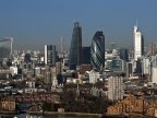 Paris tries to lure businesses fleeing Brexit-hit London