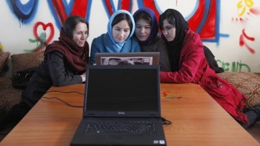 2016 - year when half of world's population get internet access 