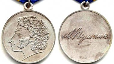 Chisinau Russian theater director decorated with medal of Pushkin