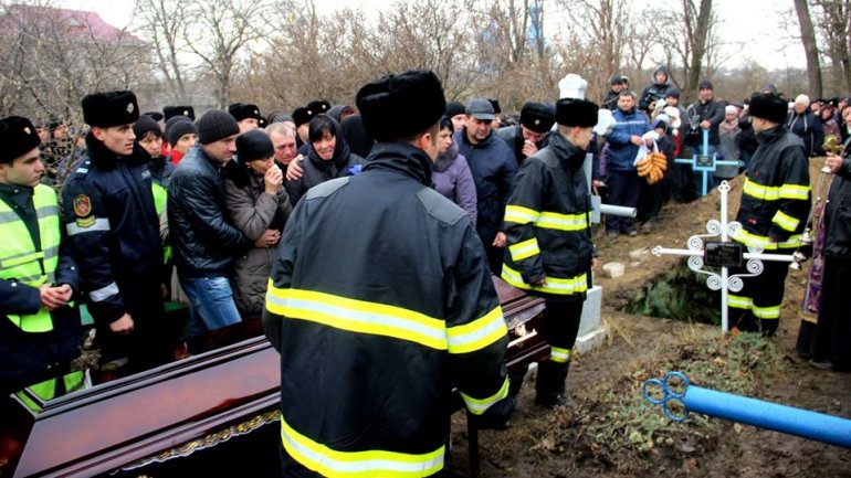 Fallen hero Ivan Nogailic laid to rest with full military honors (TEARFUL PHOTOS)