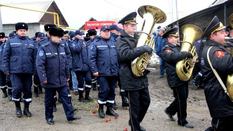 Fallen hero Ivan Nogailic laid to rest with full military honors (TEARFUL PHOTOS)