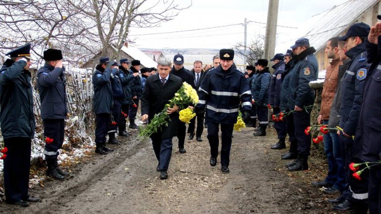 Fallen hero Ivan Nogailic laid to rest with full military honors (TEARFUL PHOTOS)