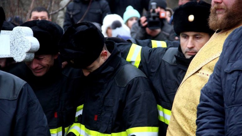 Fallen hero Ivan Nogailic laid to rest with full military honors (TEARFUL PHOTOS)