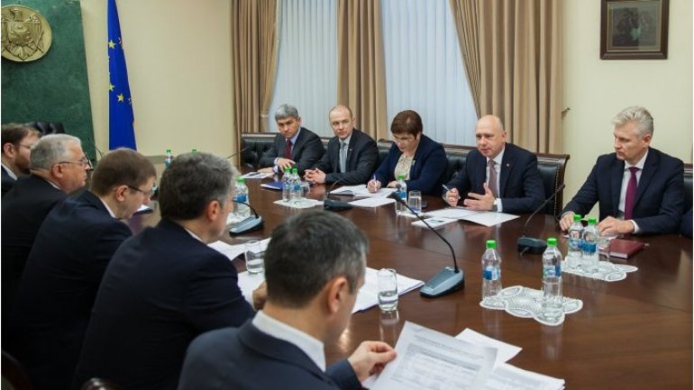 Moldovan PM convenes meeting of Standing Committee to monitor cases of high social interest (PHOTO)