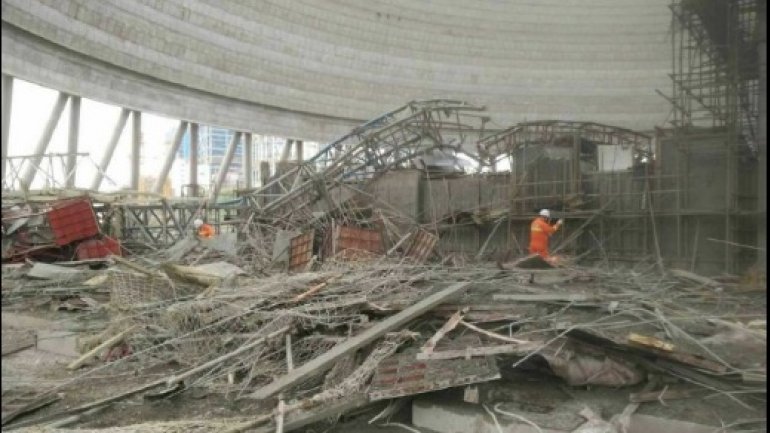 At least 40 killed in China construction collapse