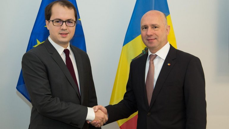 Prime Minister Pavel Filip meets MEP Andi Cristea in Brussels 