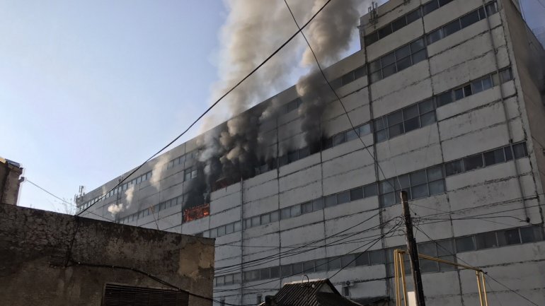 Deadly fire breaks out in Chisinau factory: Firefighter dies on mission