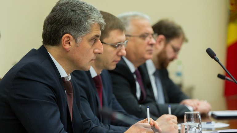 Moldovan PM convenes meeting of Standing Committee to monitor cases of high social interest (PHOTO)