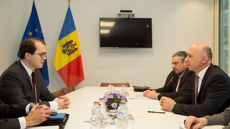 Prime Minister Pavel Filip meets MEP Andi Cristea in Brussels 