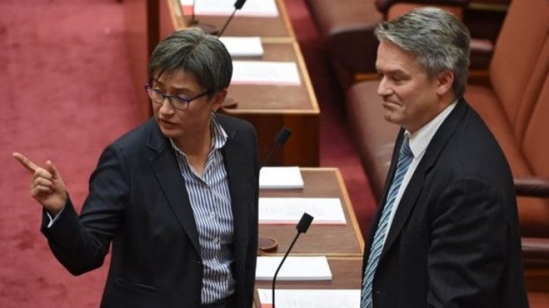 Australian senate stops gay marriage vote